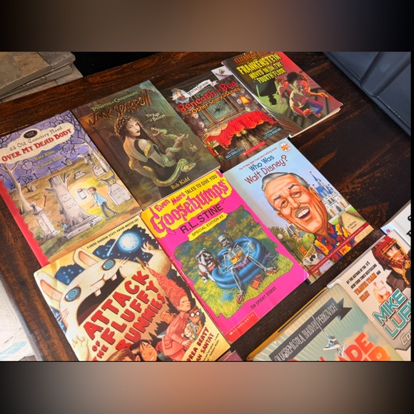 Various Books - Picture 2 of 6